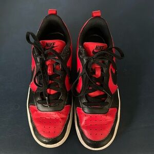 Nike Youth size 7 Sneakers